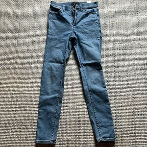Banana republic stretchy light blue jeans size 2